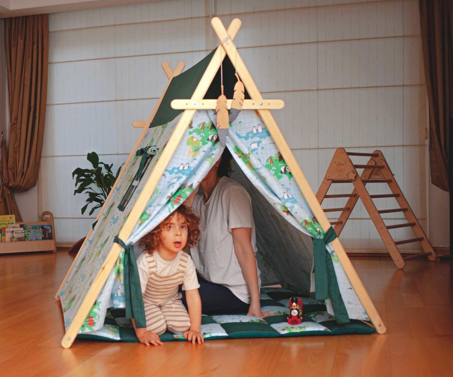 Decorative World Map Play Tent and Play Mat