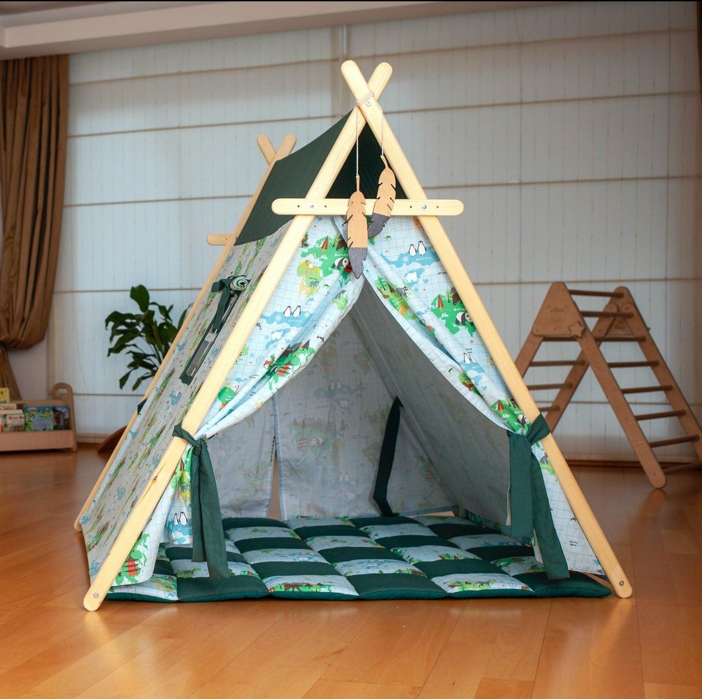 Decorative World Map Play Tent and Play Mat